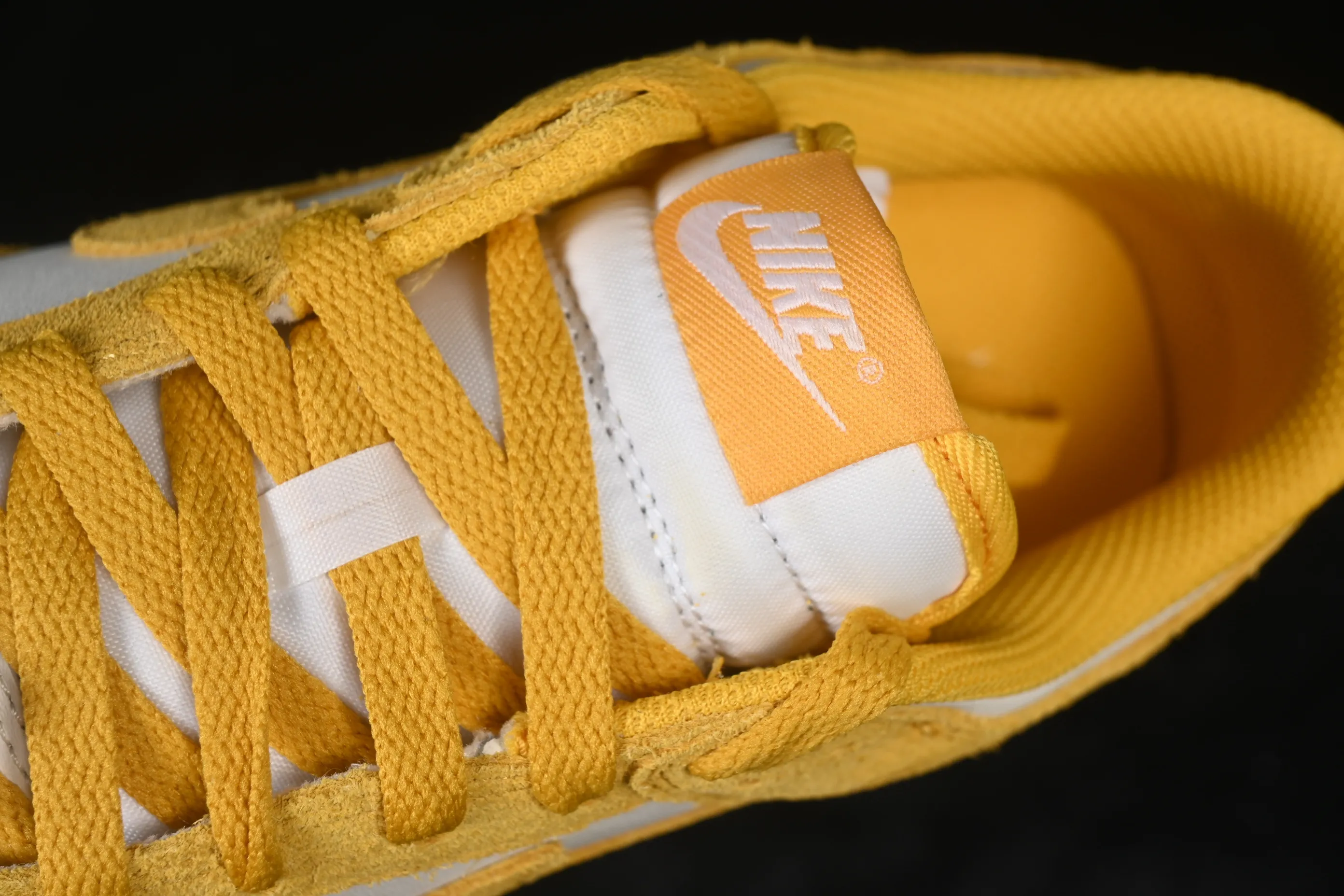 All Categories Nk SB Dunk Series Nk SB Dunk Low Low-top sneakers Nike SB Dunk Low Year of the Horse White and Yellow Low-top casual sneakers IB4417-101
